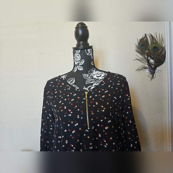 NWT Maurices polka dotted fall blouse ๐ w/ Zipper in front (Medium) ๐คโค๏ธ๐๐ค๐ค - Picture 4 of 16